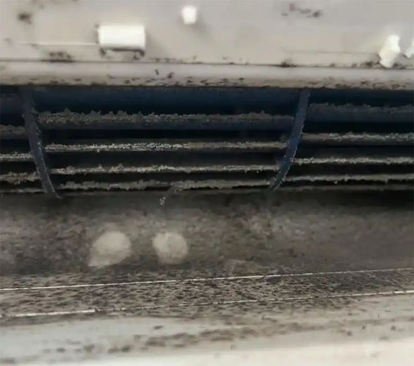 威海市空调吹的风有股烧焦味是怎么回事